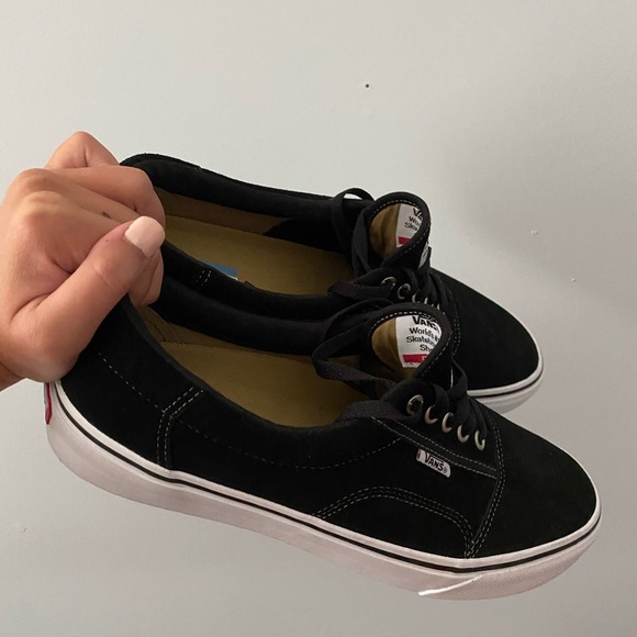 Vans Ultracush Black and White Sneakers - Picture 3 of 4